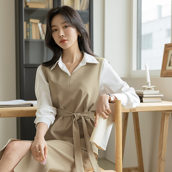 그레타 V-neck Tight Vest Blouse (BeltSET)