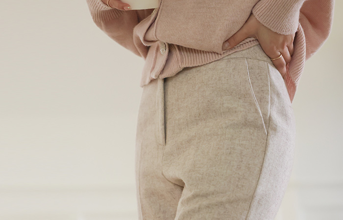 Classic Mood Straight Cropped Wool Slacks