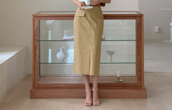 Double Pocket Front Slit Belt Skirt