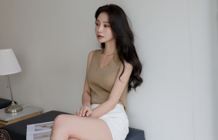 Basic Slim Corduroy V-neck Knit Sleeveless shirts