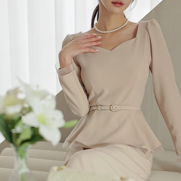 Romantic Heart Neck Organza Trimming Peplum Blouse