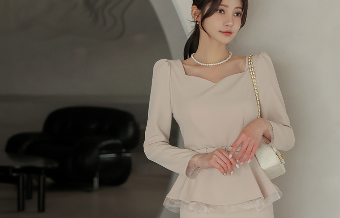 Romantic Heart Neck Organza Trimming Peplum Blouse