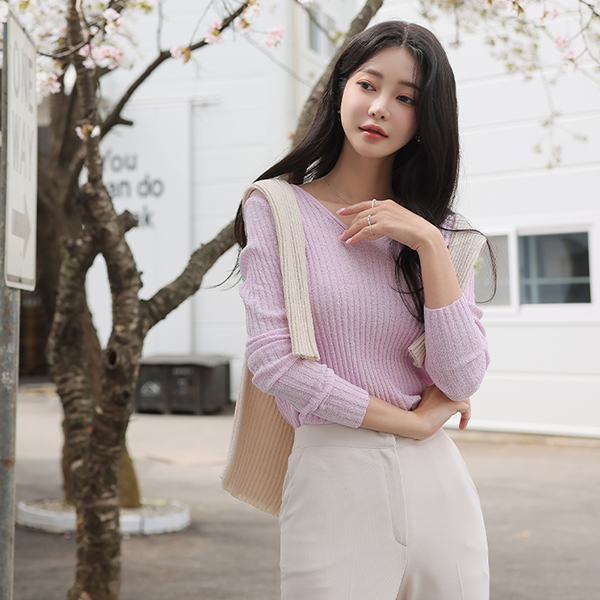 White Bouclé VNeck Corduroy Knit T-shirt