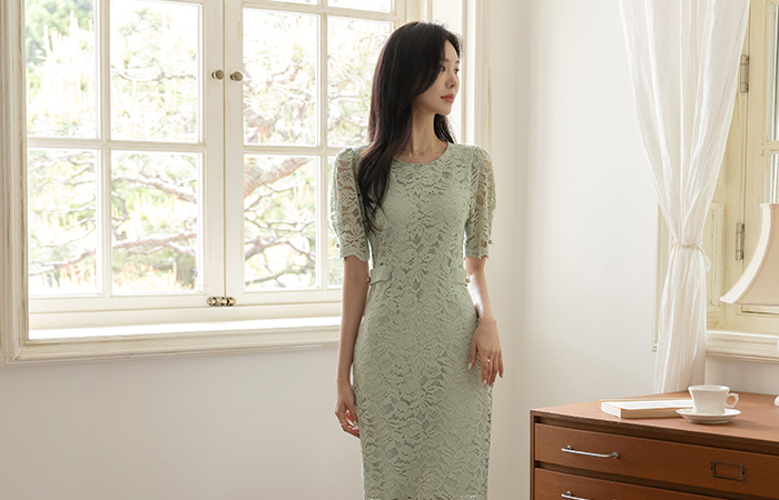 샌딩 Pearl Button Slim Fit Lace Dress