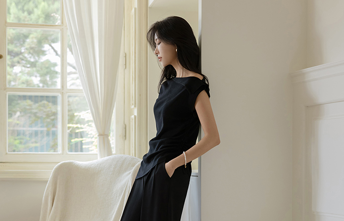 Harp Off Shoulder Slit Shirring Knit