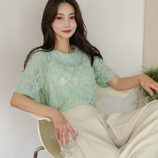 Rose Lace Puff Blouse