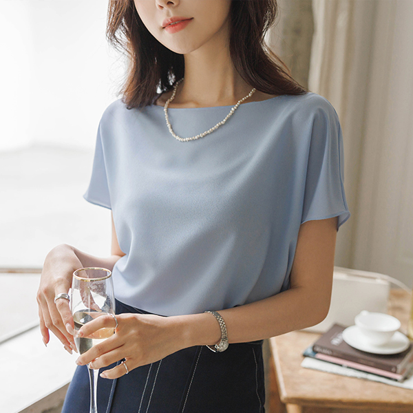 It's light Cool Elegance Cap-Sleeves Blouse