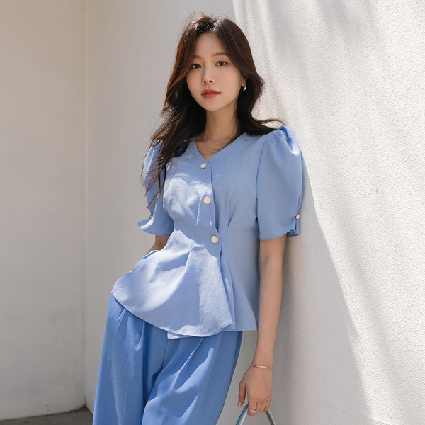 Diagonal Peplum Line Puff Soft Blouse