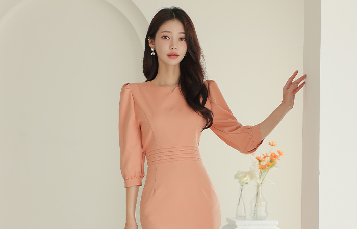 Juicy Cutting-Neck Pintuck Decoration Puff Sleeves Dress