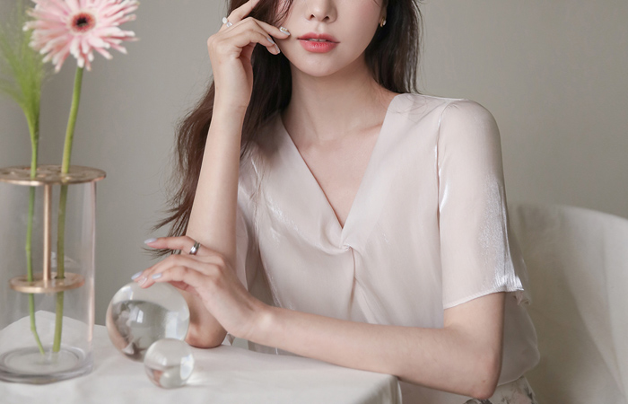 Shining Wing Sleeves Knot Blouse