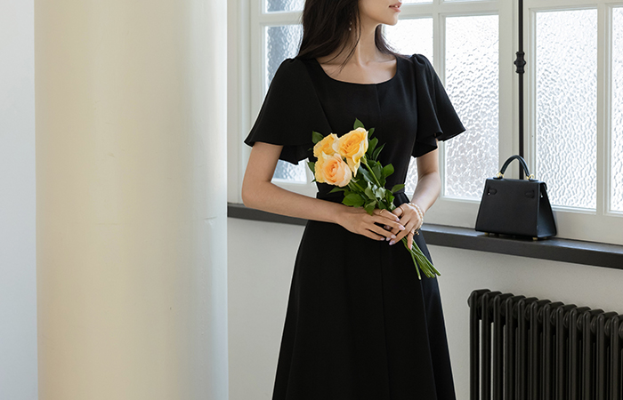 시니엘 Raund neck Flared Dress