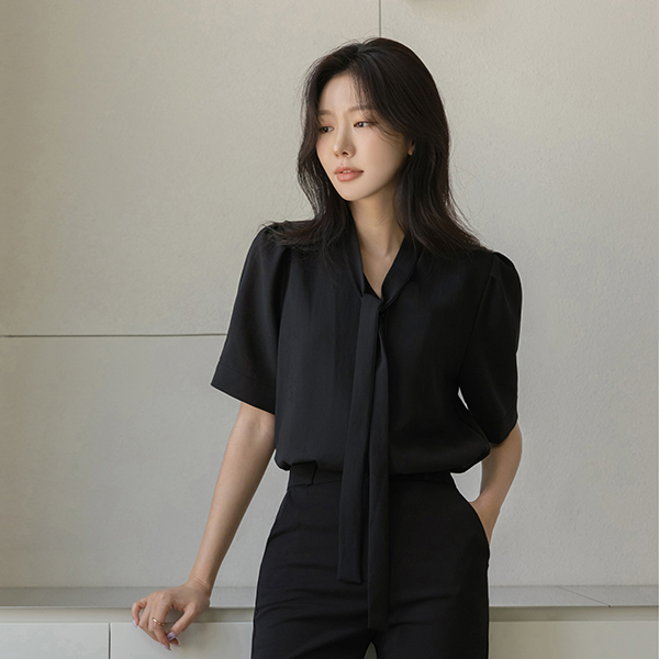 리슨 Puff Tie Blouse