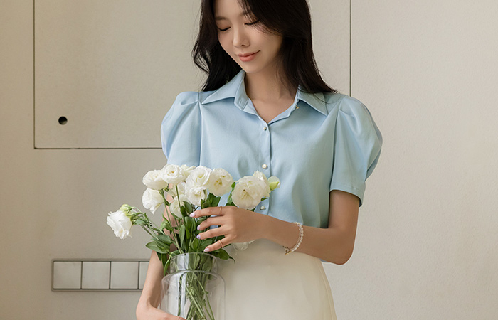 센느 Collar Puff Sleeves Blouse