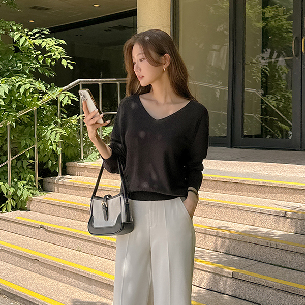 Eli Linen V-neck Long-sleeve Knit