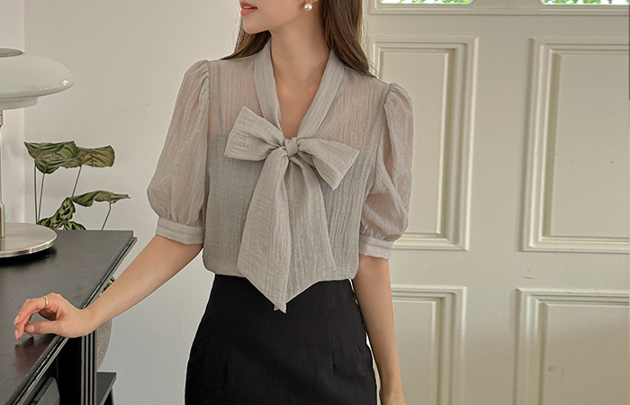 오즈 Tie Neck Summer Puff Blouse