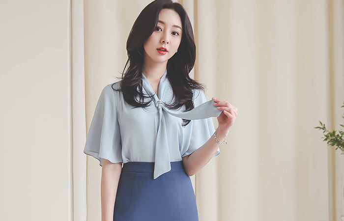 Silver Pearl-Ribbon Tie Neck Wing Sleeves Blouse
