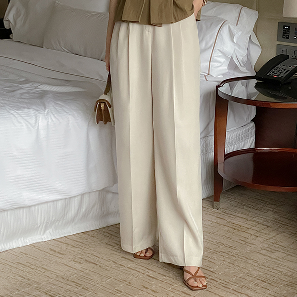 Two Pintuck Cool Wide Fit Slacks