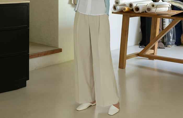 Side Button Detail Summer Slacks