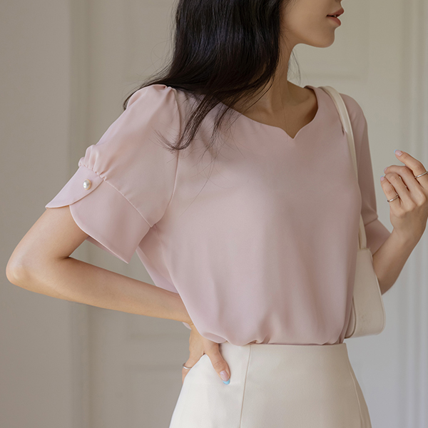 Soft Soft Heart Neck Blouse