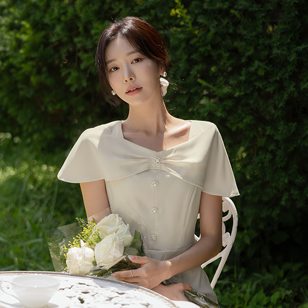 엘리사 Cape Flared Dress