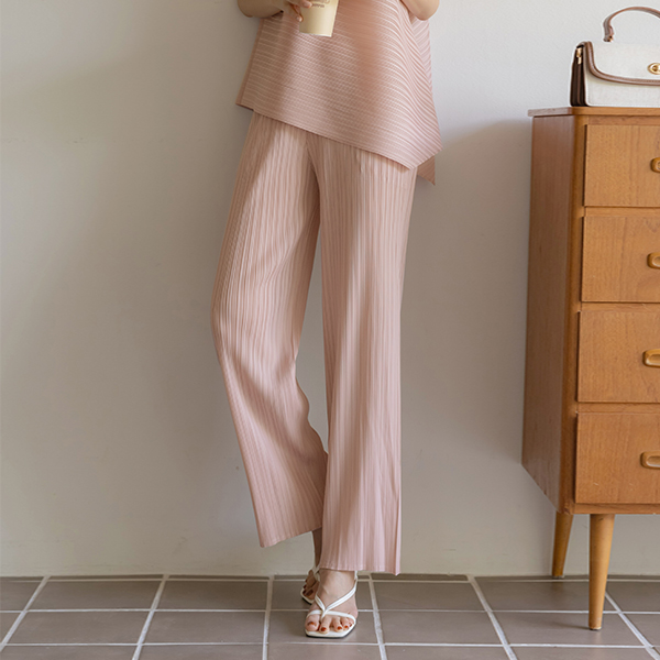 Easy Silhouette Pleats Banding Pants
