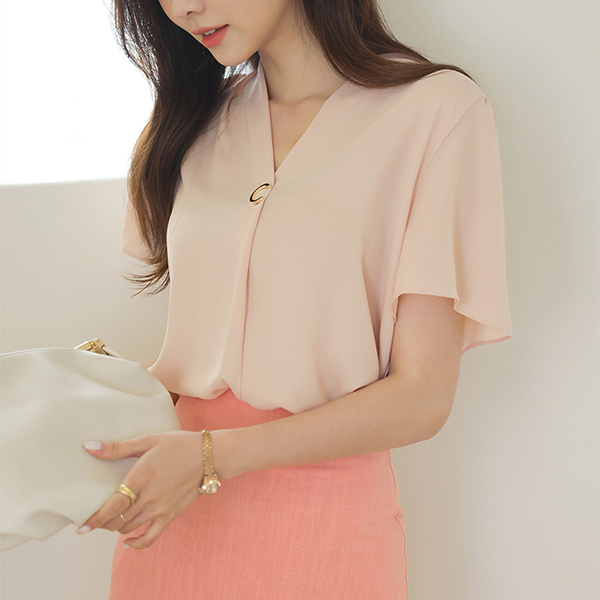 Gold pendant Point Wing Sleeves Blouse