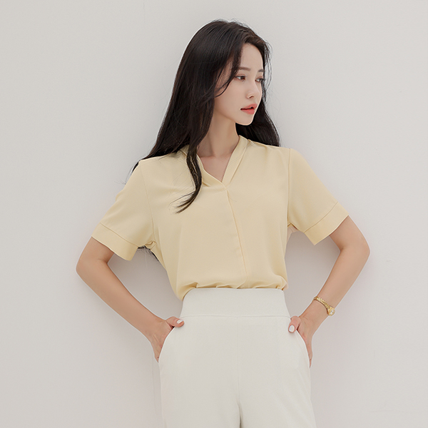 Simple V-neck Pintuck Blouse(summer)