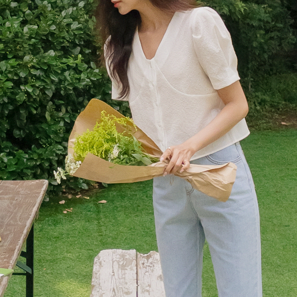 시어서커 unique Cutting-line Puff Blouse