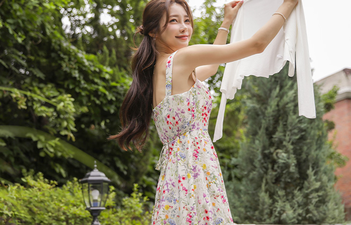 Flower Garden Square Neck 훌 Sleeveless shirts Dress