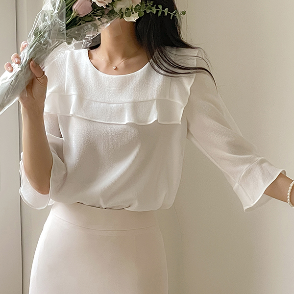 Ruffle Square Puff Blouse