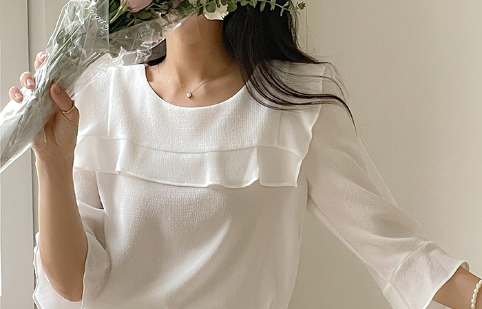 Ruffle Square Puff Blouse