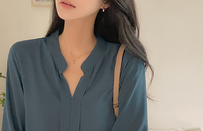 Soft Three-Quarter Sleeves Official Ruffle Line Blouse