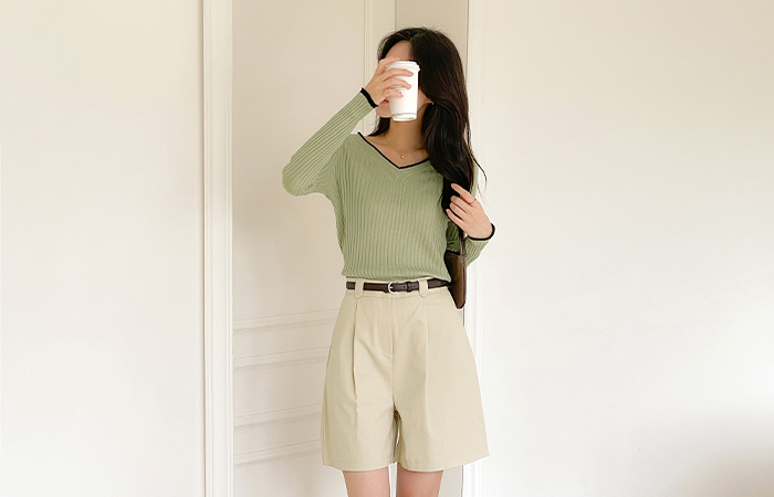 Color Combination VNeck slender Corduroy Knit