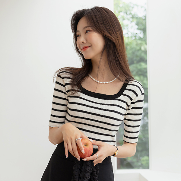 Good elasticity Square Neck Slim Fit Stripe T-shirt
