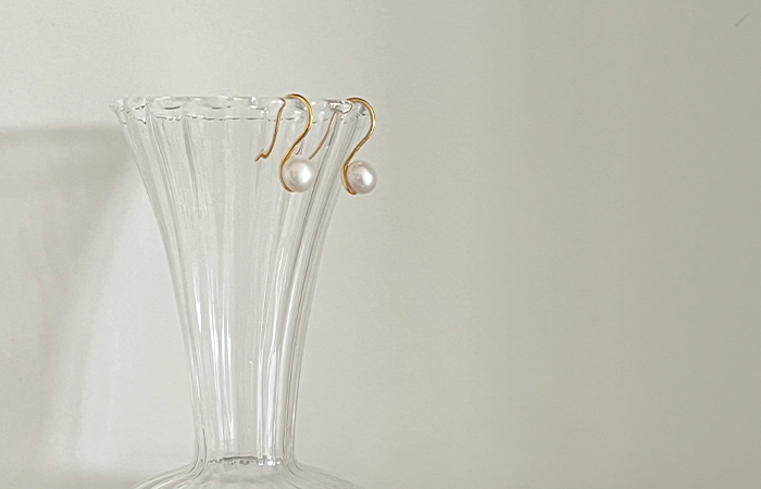 minimal Fresh Water Pearl Drop Earring