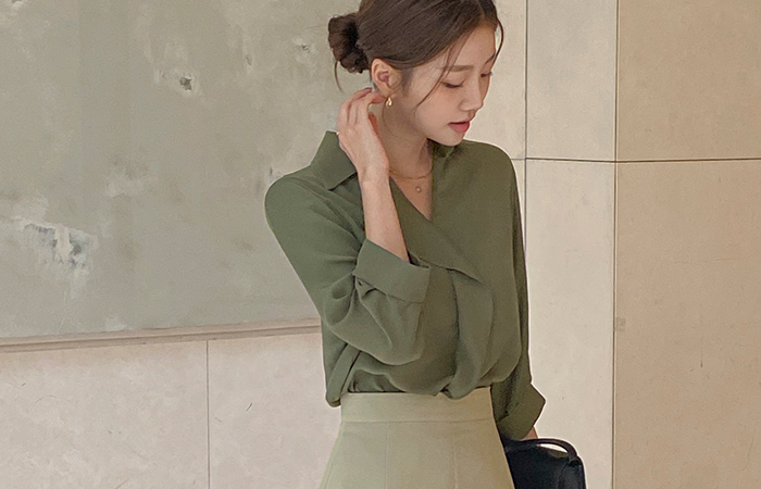 말리부 Ruffle Collar Roll-up Sleeves Blouse