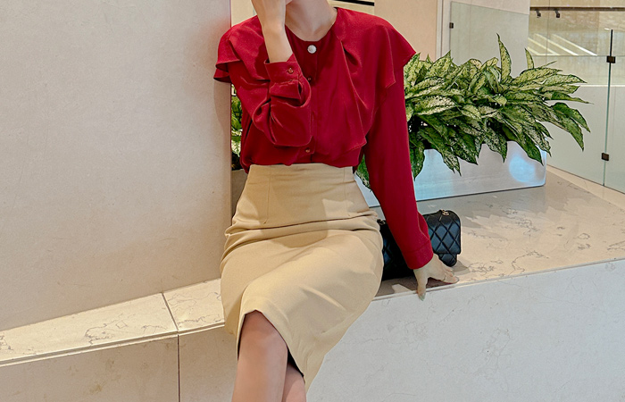 Cape Style Pearl 탑버튼 Blouse