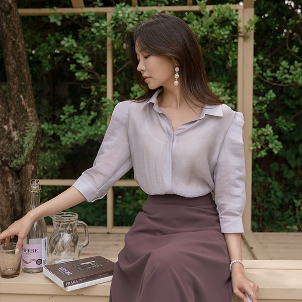 Glossy Point Shoulder Mood Tencel Blouse