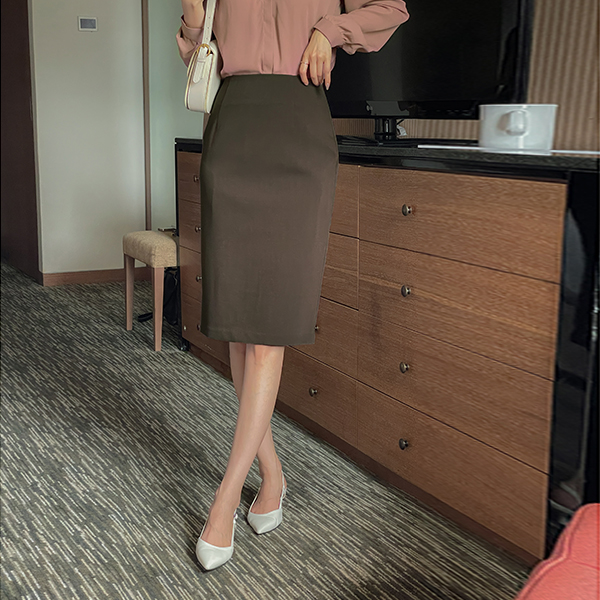 Basic H-line Slit Skirt