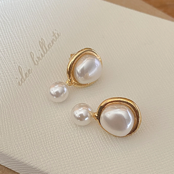 Gold Rounding Drop Pearl Earring