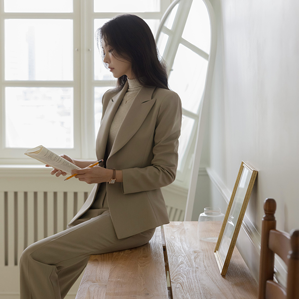 CGold Decoration Shirring Peplum Set-up Jacket