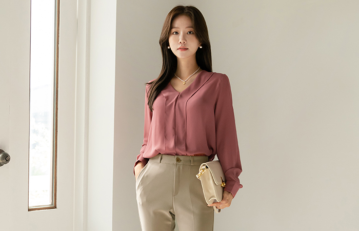 [O:neul] Front Ruffle Point Blouse