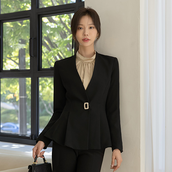 Pearl Square Brooch No-collar Peplum Jacket