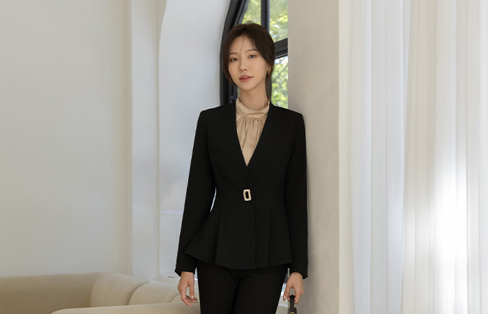 Pearl Square Brooch No-collar Peplum Jacket