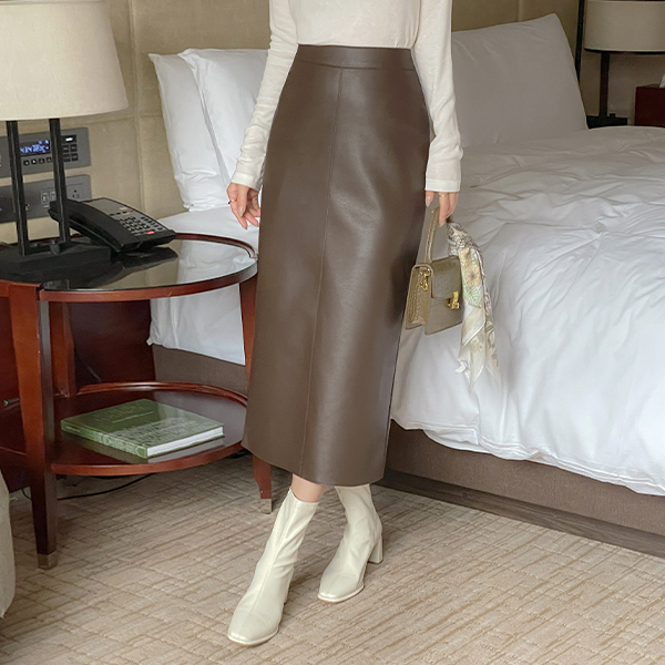 Back Slit Eco Leather H-line Skirt