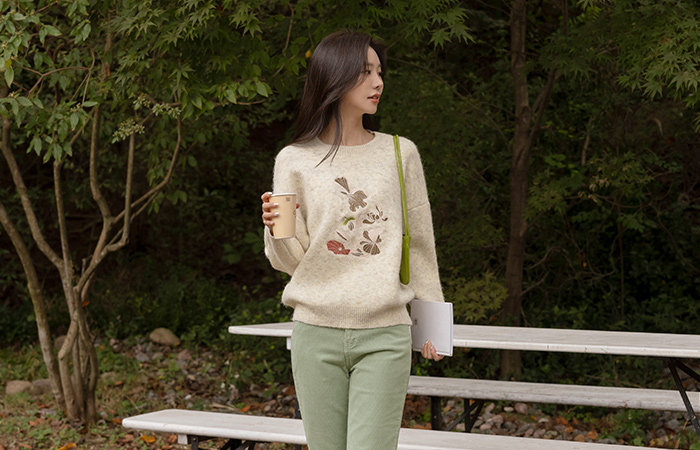 Flower Embroidery Point Wool mix Knit