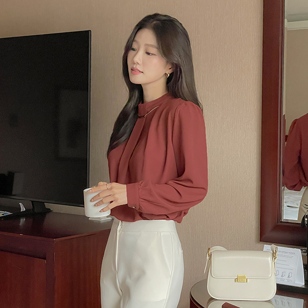 ODE Gold Decoration Pintuck Blouse