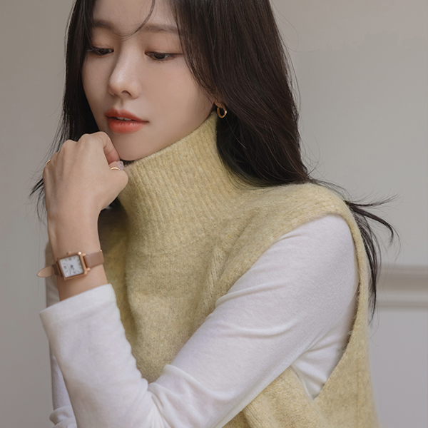 Wool Turtleneck Knit Vest