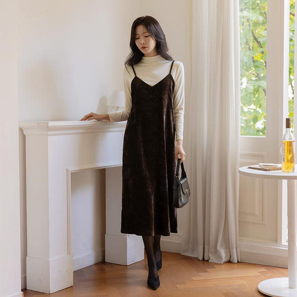 Milky Turtleneck (Set) Velvet String Dress