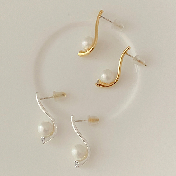 Water drop Mini Drop Pearl Earring